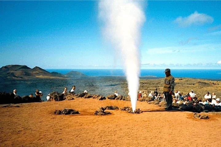 main image of the excursion /fuerteventura/volcano/volcano-1.webp