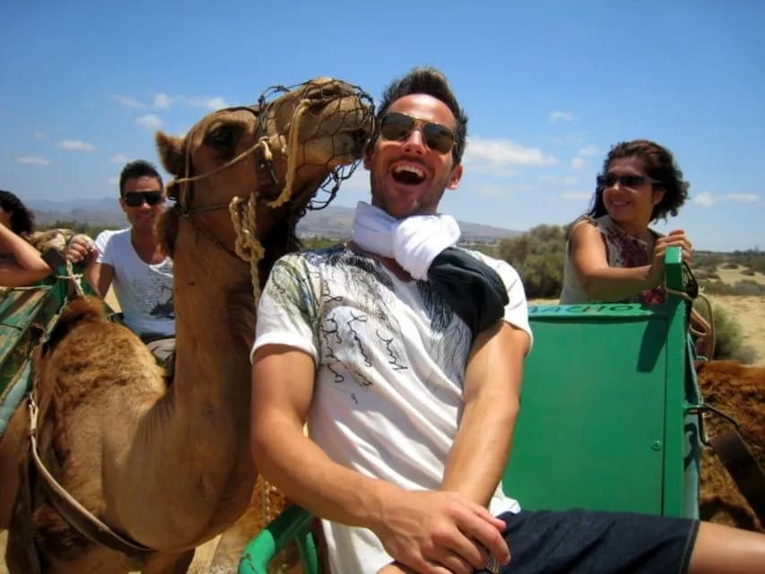 Thumbnail 2 of the excursion /gc/camellos/camello3.webp