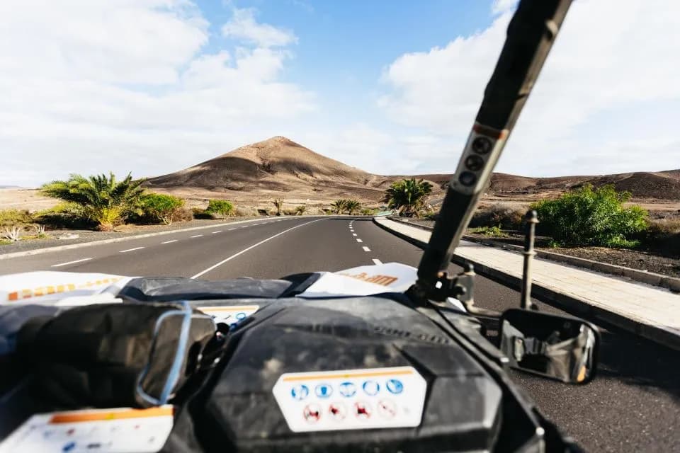 Thumbnail 2 of the excursion /lanzarote/buggy/buggy3.webp